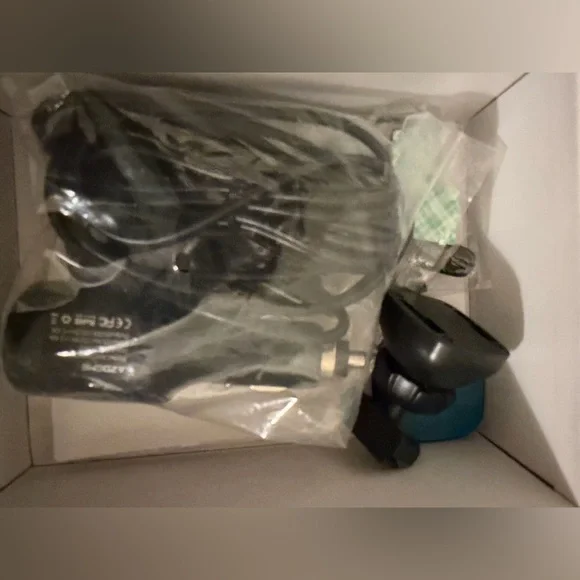 AZDOME Black Dash Camera - M27 - Picture 5 of 10